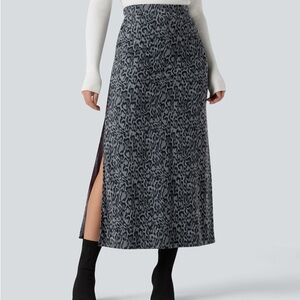 Ultra Sculpt Gray Leopard Print Skirt
